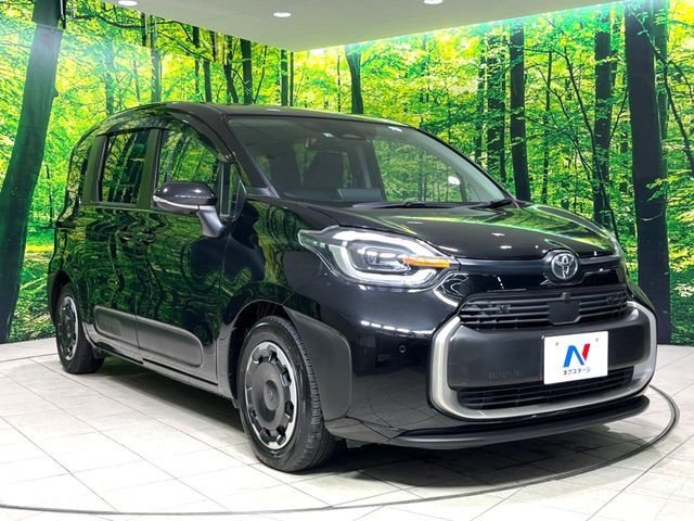 TOYOTA SIENTA HYBRID 2022