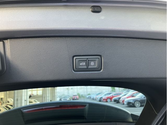 AUDI AUDI Q4 e-tron 2025