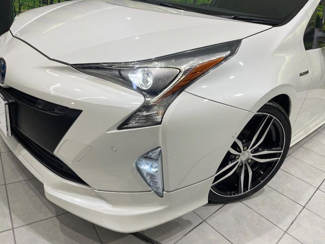 TOYOTA PRIUS 2018