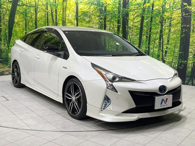 TOYOTA PRIUS 2018