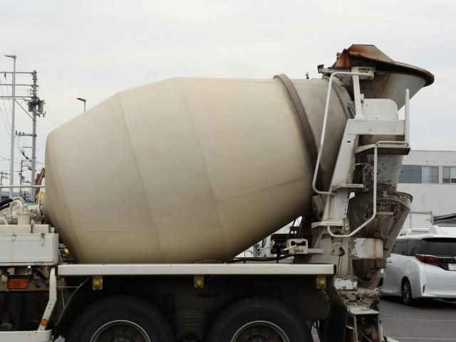 NISSAN DIESEL Quon 2013