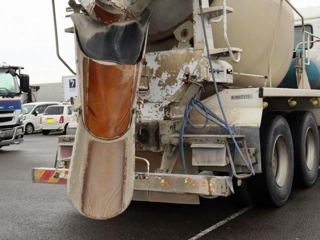 NISSAN DIESEL Quon 2013