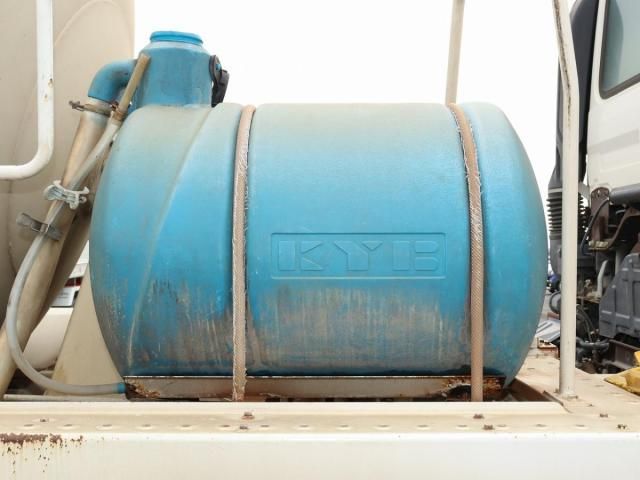 NISSAN DIESEL Quon 2013