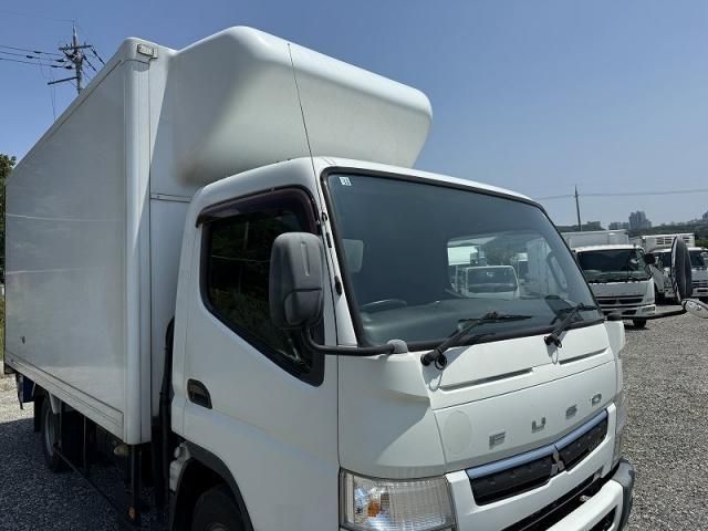 MITSUBISHI CANTER 2016