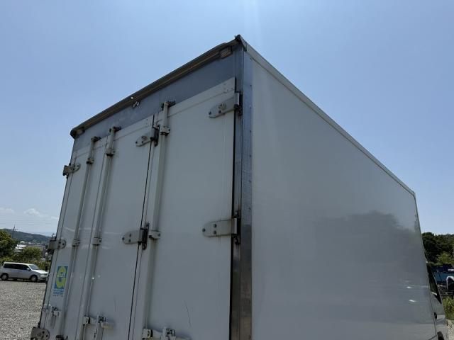 MITSUBISHI CANTER 2016