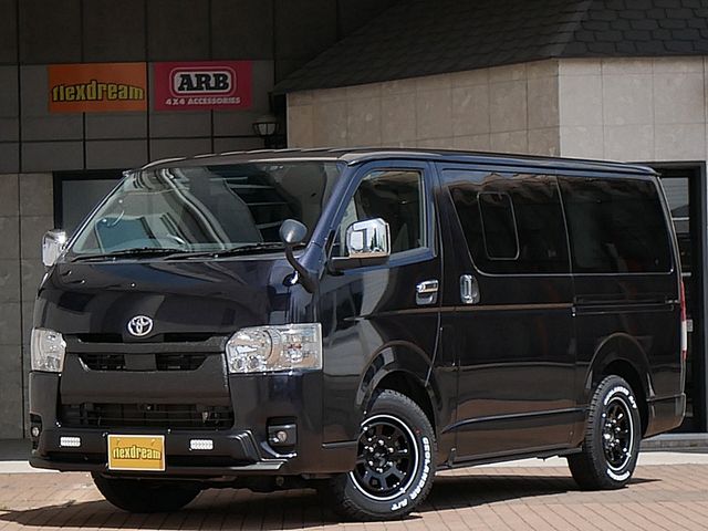 TOYOTA HIACE van 4WD 2022