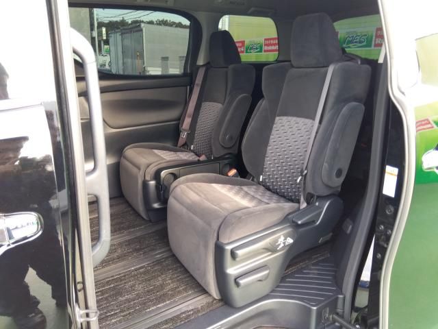 TOYOTA VELLFIRE 2015