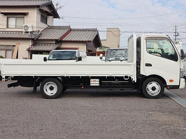 HINO DUTRO 2020