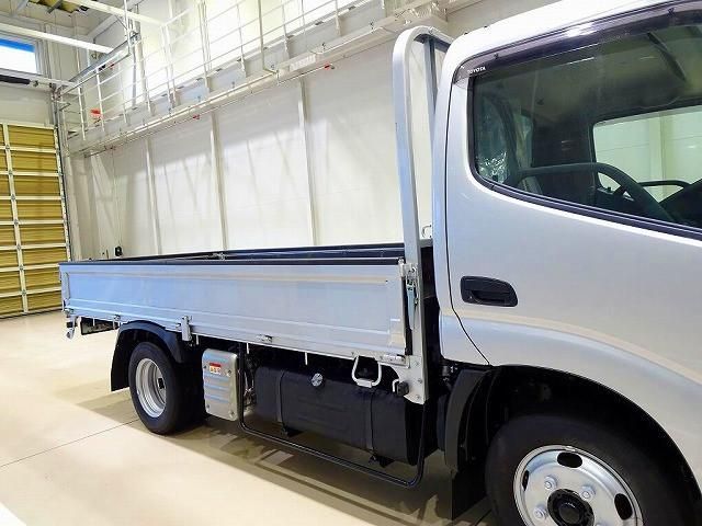 TOYOTA DYNA 2024