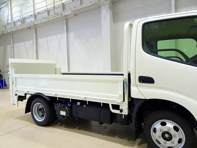 TOYOTA DYNA 2025