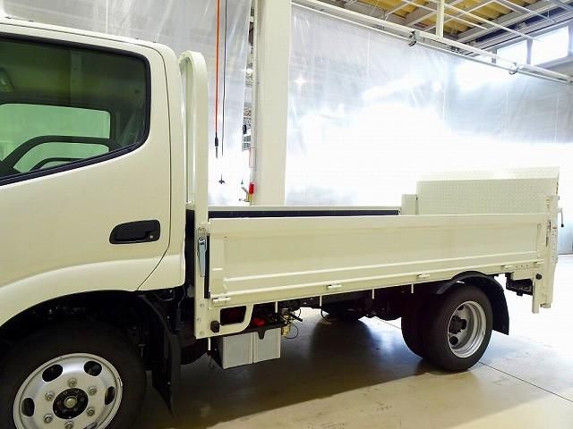 TOYOTA DYNA 2025
