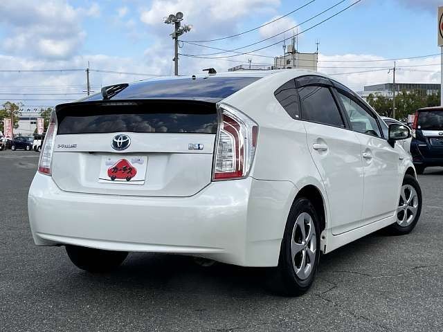 TOYOTA PRIUS 2014
