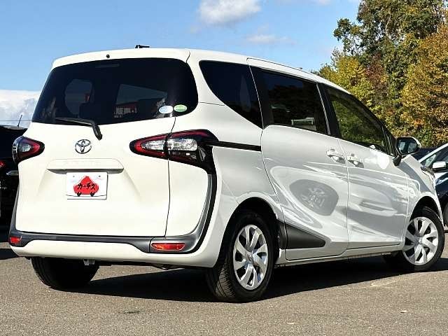 TOYOTA SIENTA 2017