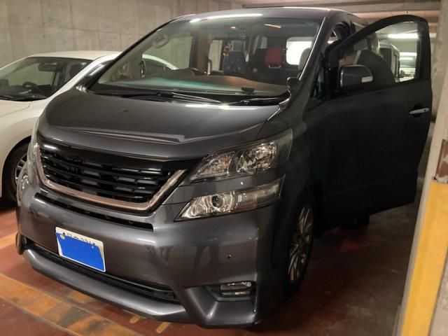 TOYOTA VELLFIRE 2010