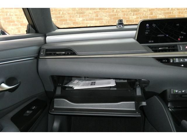 TOYOTA LEXUS ES300h 2020