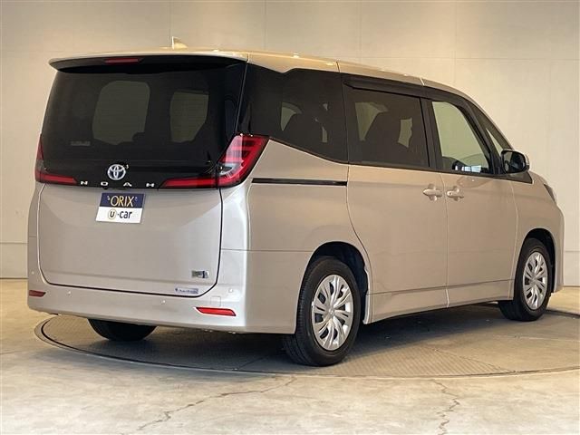 TOYOTA NOAH HYBRID 2023