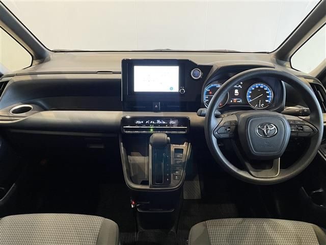 TOYOTA NOAH HYBRID 2023