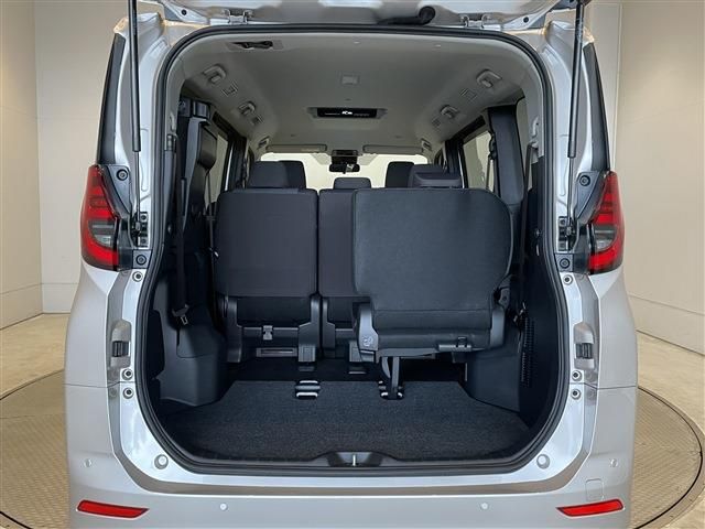 TOYOTA NOAH HYBRID 2023