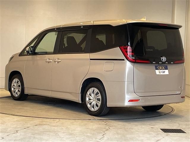 TOYOTA NOAH HYBRID 2023