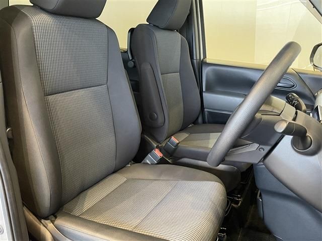 TOYOTA NOAH HYBRID 2023