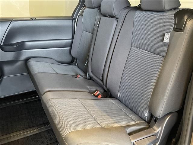 TOYOTA NOAH HYBRID 2023