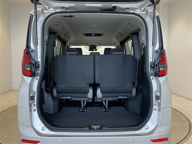 TOYOTA NOAH HYBRID 2023