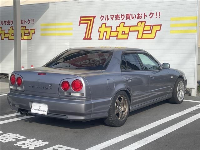NISSAN SKYLINE 2000