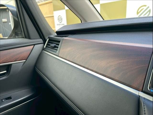 MITSUBISHI DELICA D:5 4WD 2019