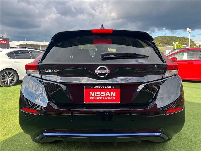 NISSAN LEAF 2021