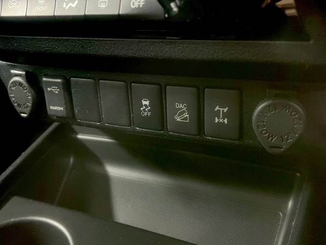 TOYOTA HILUX 4WD 2020