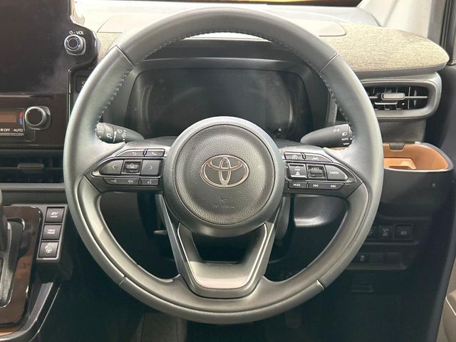 TOYOTA SIENTA HYBRID 2023