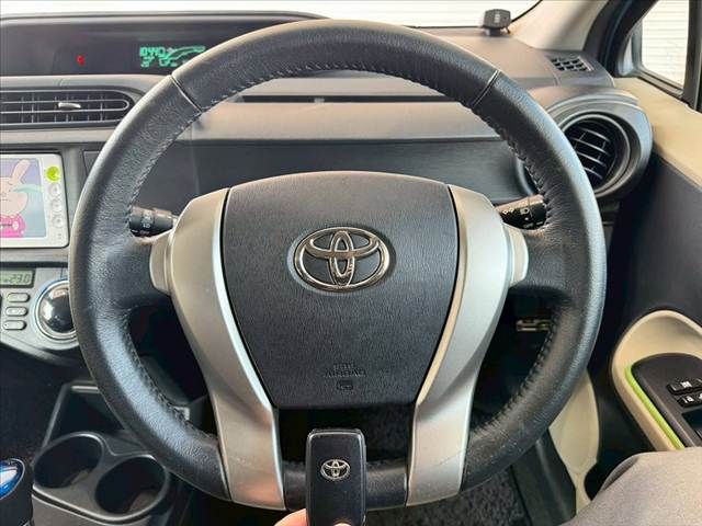 TOYOTA AQUA 2012