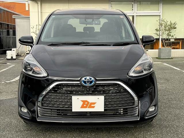 TOYOTA SIENTA HYBRID 2019