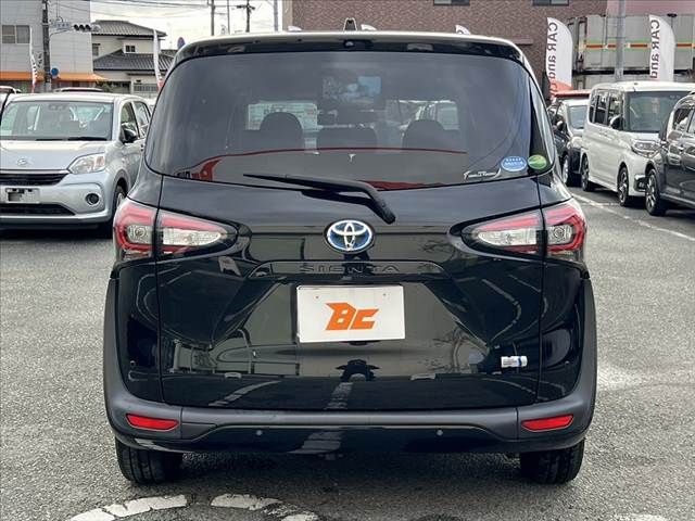 TOYOTA SIENTA HYBRID 2019