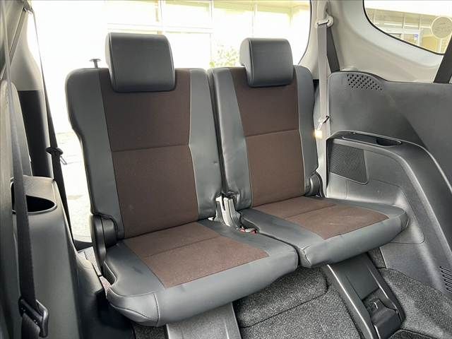 TOYOTA SIENTA HYBRID 2019