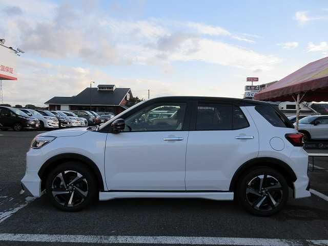 TOYOTA RAIZE HYBRID 2025