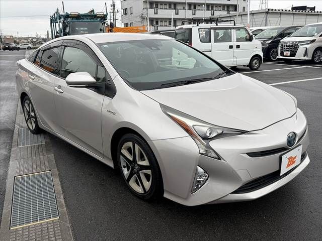 TOYOTA PRIUS 2016