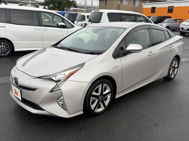TOYOTA PRIUS 2016