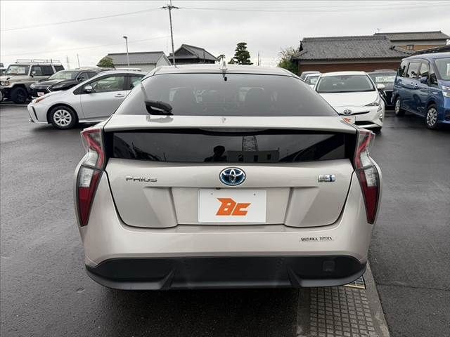 TOYOTA PRIUS 2016