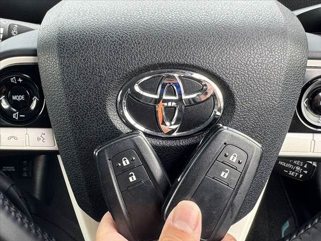TOYOTA PRIUS 2016
