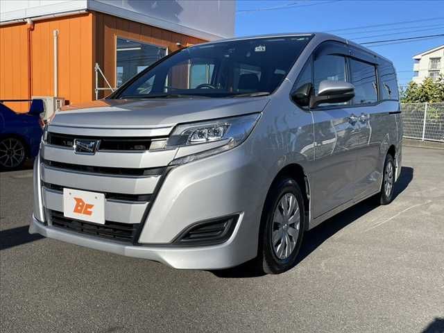 TOYOTA NOAH 2017
