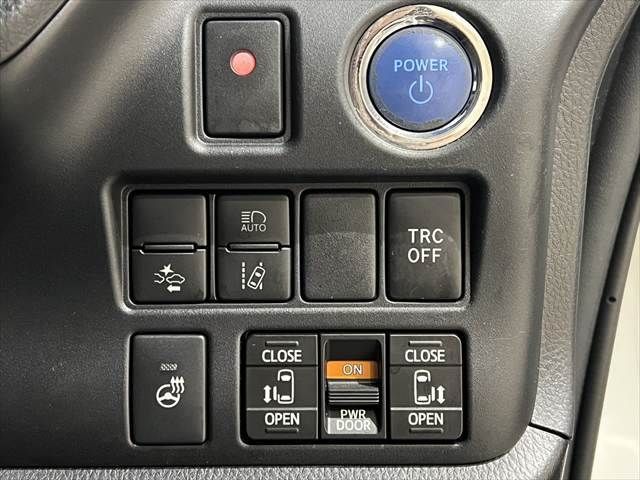 TOYOTA ESQUIRE HYBRID 2019