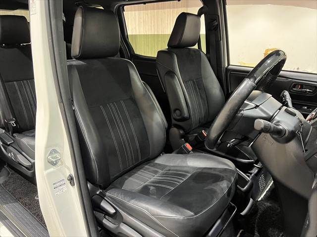 TOYOTA ESQUIRE HYBRID 2019