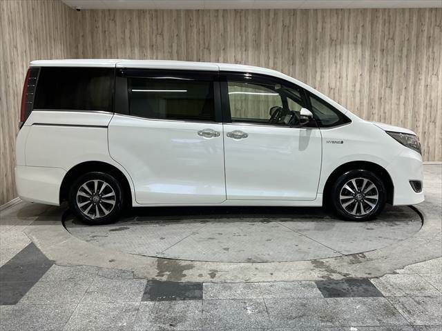 TOYOTA ESQUIRE HYBRID 2019