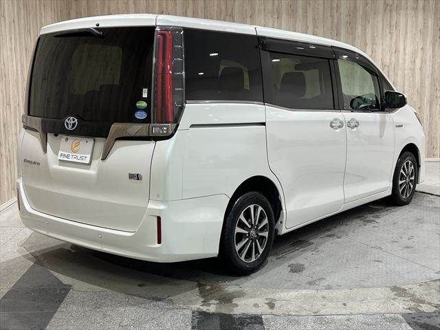 TOYOTA ESQUIRE HYBRID 2019