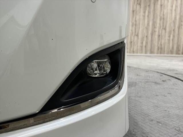 TOYOTA ESQUIRE HYBRID 2019