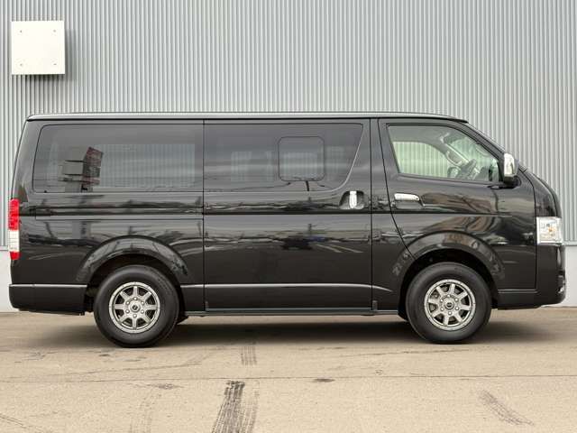 TOYOTA HIACE van 4WD 2024