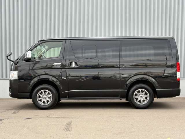 TOYOTA HIACE van 4WD 2024