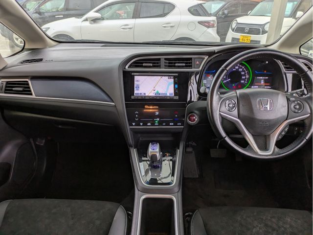 HONDA SHUTTLE HYBRID 2015