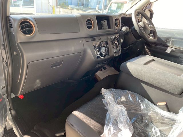 NISSAN CARAVAN van 2WD 2025